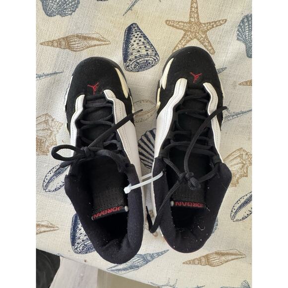 Jordan’s sneakers 6Y - Picture 4 of 11